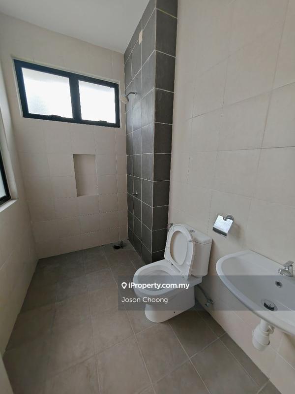 Rumah Teres 3-Tingkat untuk Dijual di Taman Anggun 3, Rawang oleh Joson Choong - iProperty.com.my
