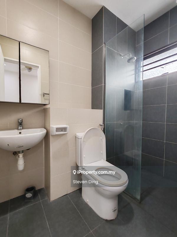 Rumah Berkembar untuk Disewa di Setia Utama, Setia Alam oleh Steven Ding - Bathroom - iProperty.com.my