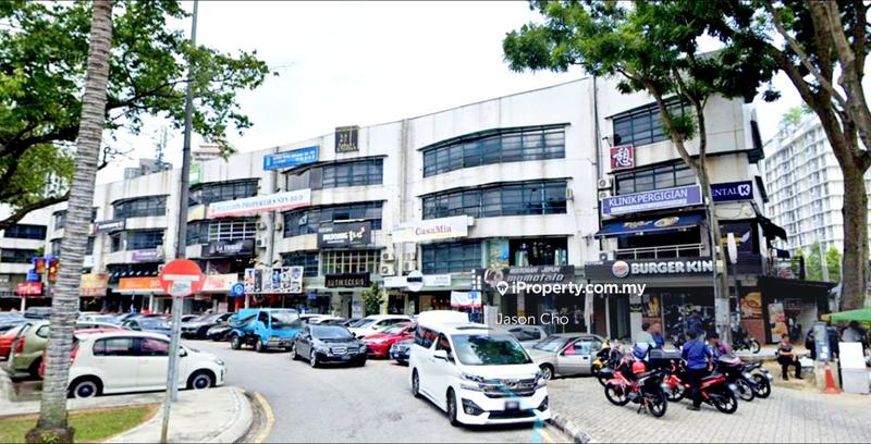 For Sale - GOOD DEAL! POTENTIAL ROI 5% , FREEHOLD