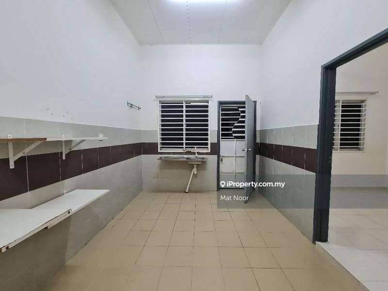 Rumah Berangkai 1 Tingkat untuk Dijual di Seksyen 30, Shah Alam oleh Mat Noor - iProperty.com.my