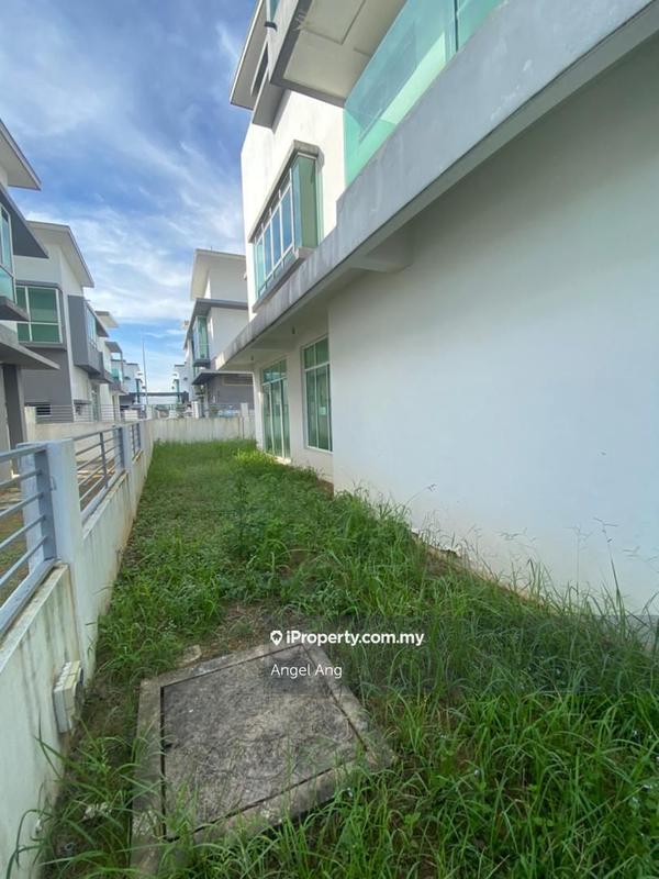 Bungalow House for Sale in Bandar Country Homes, Rawang by Angel Ang - iProperty.com.my