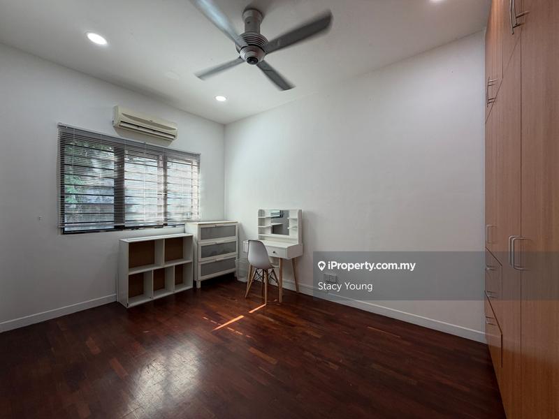 Rumah Berkembar untuk Dijual di Bandar Sungai Long, Selangor oleh Stacy Young - iProperty.com.my