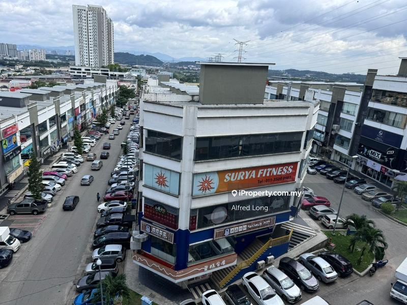 For Rent - Corner 3rd floor with lift Olive Hill Business Park , Taman Bukit Serdang, seri kembangan