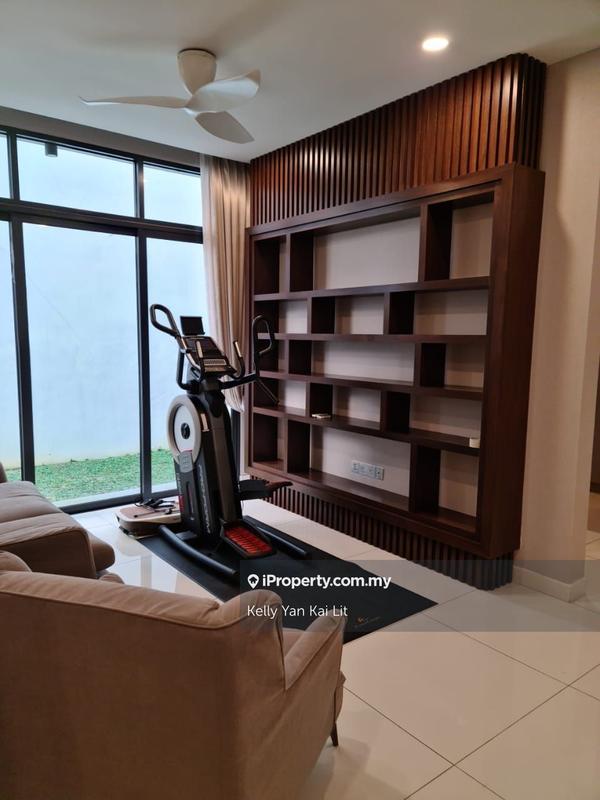 Bungalow House untuk Dijual di Taman Melawati, Ulu Kelang oleh Kelly Yan Kai Lit - Ground floor guest living without GYM equipment - iProperty.com.my