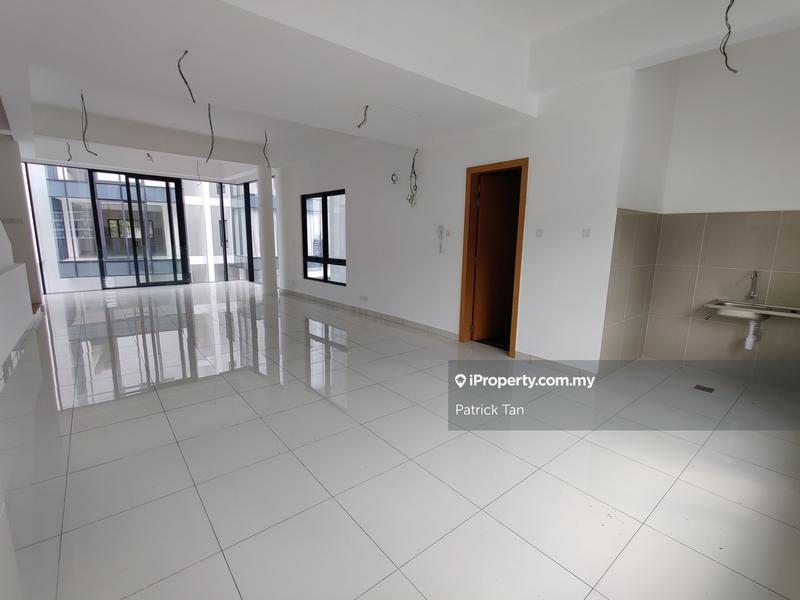 Rumah Berangkai 3.5 Tingkat untuk Dijual di Empire Residence, Damansara Perdana oleh Patrick Tan - iProperty.com.my
