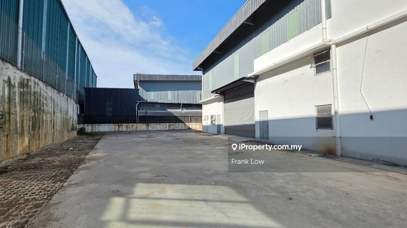 For Rent - INDUSTRI NAUTICAL, 928 CORPORATE PARK, 3.5STY SEMI-D FACTORY WITH LIFT,