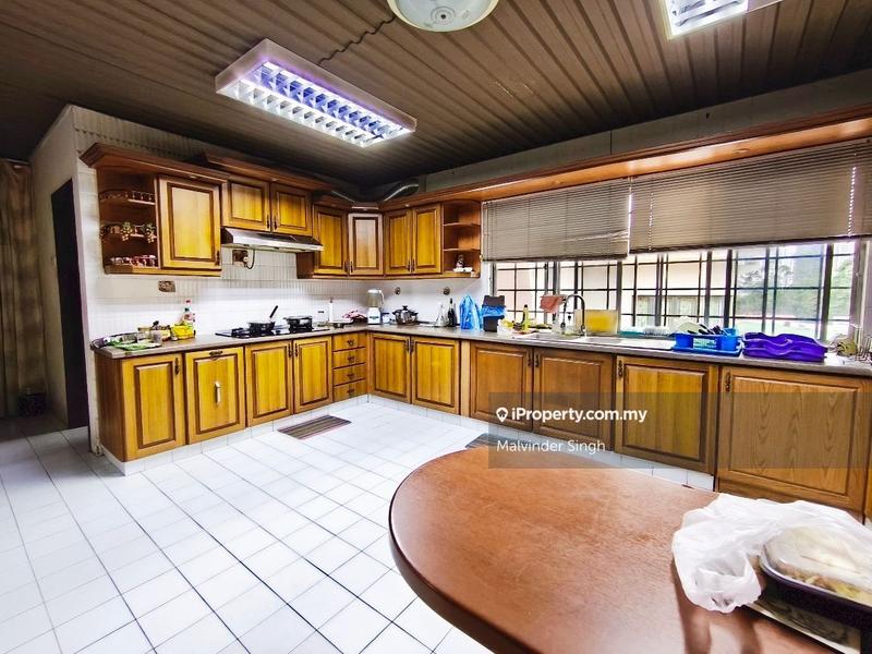 Bungalow House untuk Dijual di Ukay Heights, Ampang oleh Mel Walia - iProperty.com.my