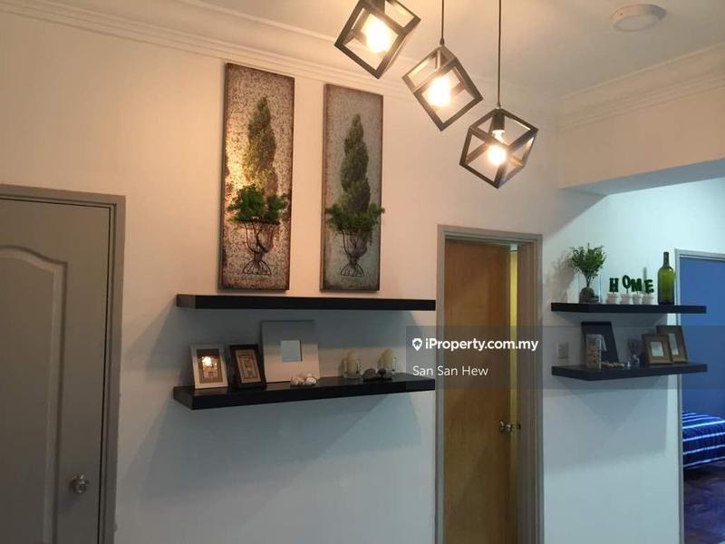 Residensi Servis untuk Dijual di Regalia Residence oleh San San Hew - iProperty.com.my