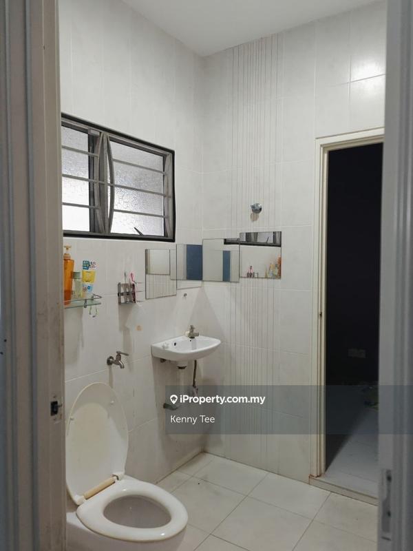 Rumah Teres untuk Dijual di Garden Avenue, Seremban 2 oleh Kenny Tee - iProperty.com.my