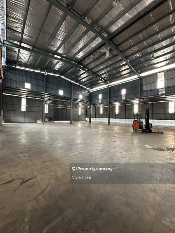 For Sale - Kundang warehouse wif cf