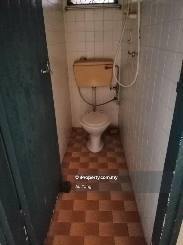 Banglo untuk Dijual di Taman Kolam Air, Johor Bahru oleh Au Yong - iProperty.com.my