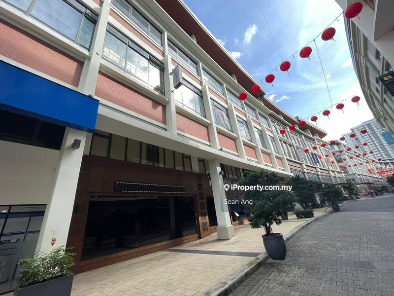 For Sale - Plaza Arkadia