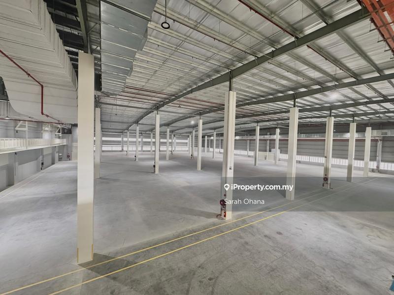 For Rent - Shah Alam – Light Industrial Mega Warehouse – High Ceiling | Loading Bays | ESFR