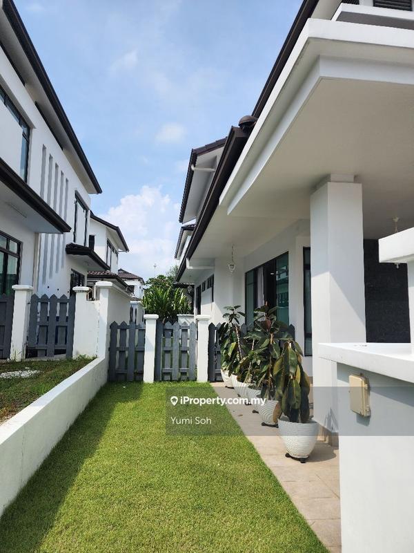 Rumah Berkembar untuk Dijual di Eco Majestic, Semenyih oleh Yumi Soh - iProperty.com.my