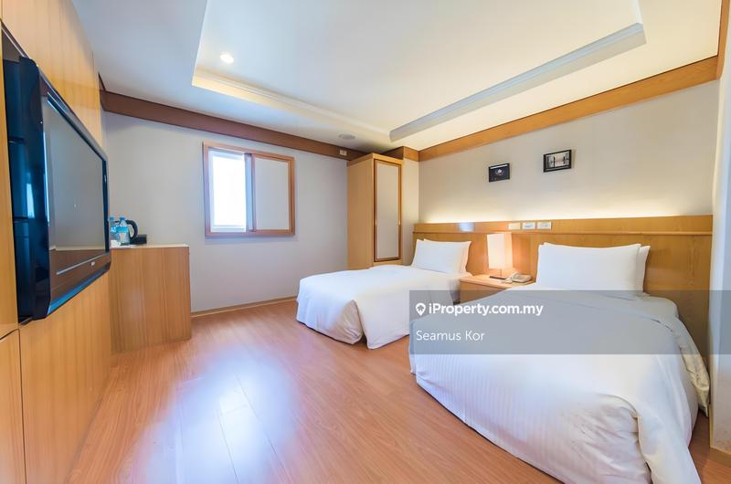 For Sale - ⭐ ROI 8.6% ⭐ 3sty ⭐ Collected RM38k / Month ⭐ Anchor Tenants Row