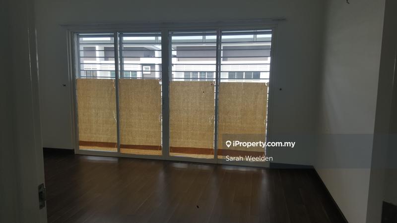 Rumah Teres 2-Tingkat untuk Dijual di Nilai Impian, Nilai oleh Sarah Weelden - iProperty.com.my