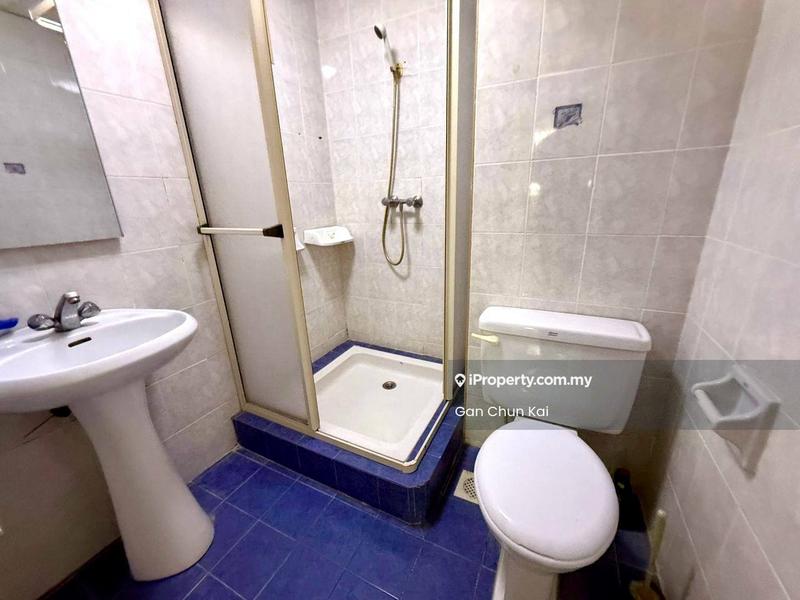 Condominium for Rent in Gold Coast Resort Condominium by Gan Chun Kai - Bathroom - iProperty.com.my