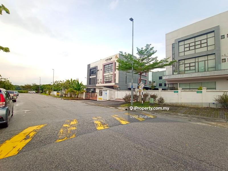 Kilang Berkembar untuk Dijual di Bukit Jelutong, Shah Alam oleh Izzat Ibrahim - iProperty.com.my