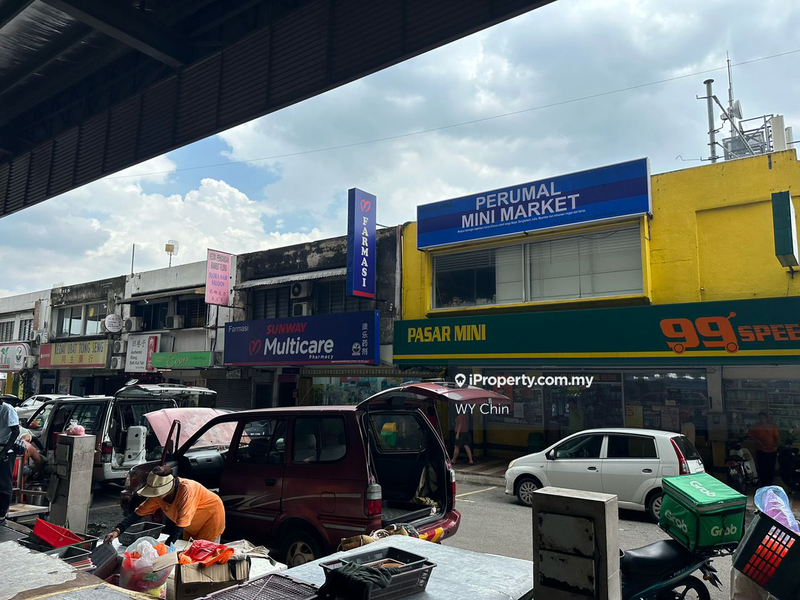 For Sale - 2 STOREY RARE UNIT ROi 4%,SEKSYEN 17