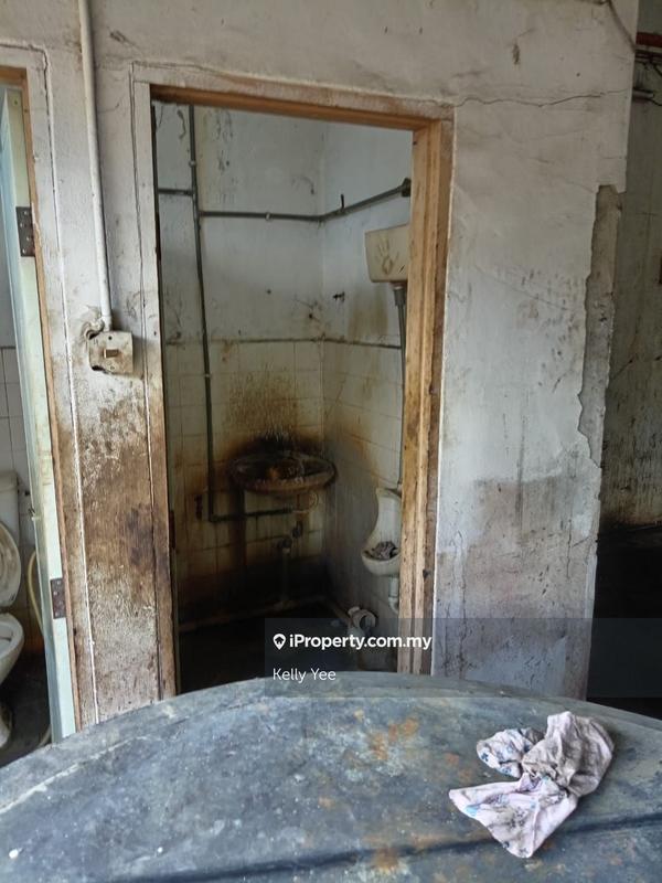 For Rent - 1.5 Storey Light Industrial Shoplot @ Taman Perindustrian Ringan Usahajaya for Rent