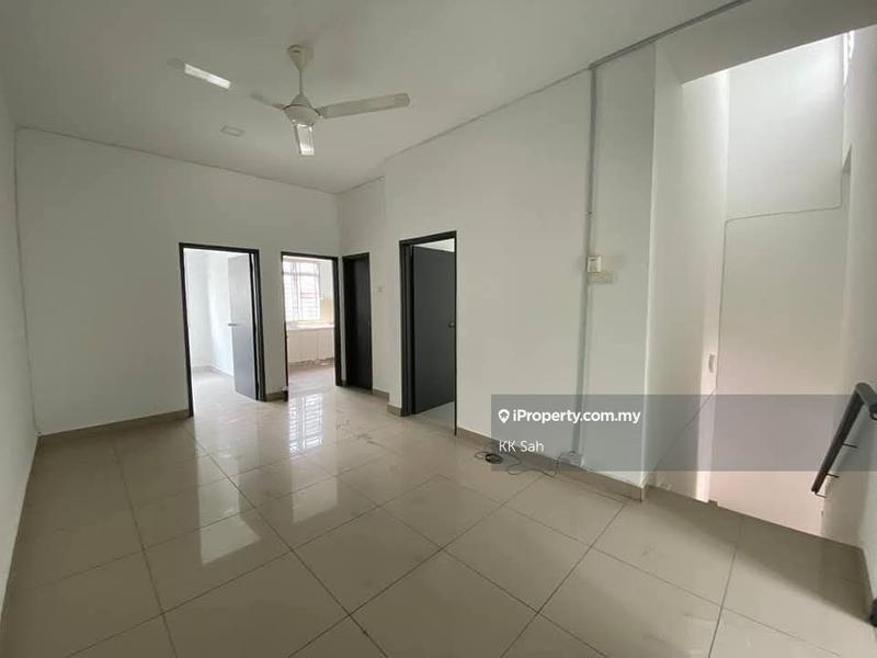 Townhouse for Sale in Taman Semenyih Mewah, Semenyih by KK Sah - iProperty.com.my