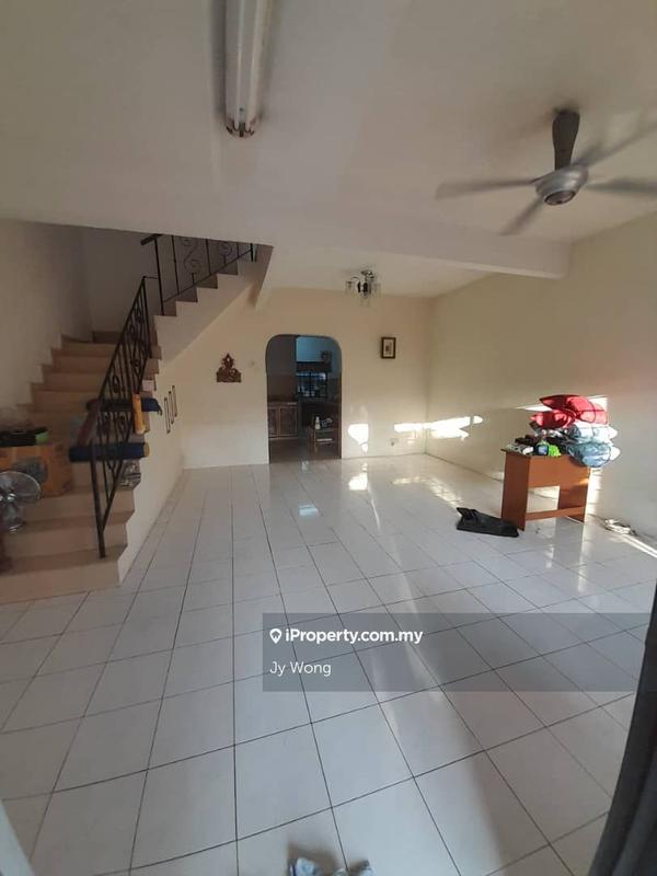 Rumah Teres 2-Tingkat untuk Dijual di Lestari Putra, Seri Kembangan oleh Jy Wong - iProperty.com.my