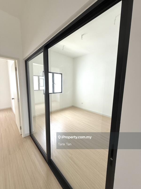 Rumah Berangkai 2 Tingkat untuk Dijual di (Ready unit)New complete unit 4r3b 2kmto Cyberjaya, Cyberjaya oleh Tank Tan - iProperty.com.my