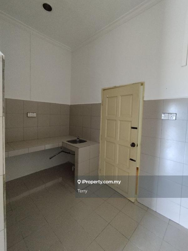 Rumah Berkembar untuk Dijual di Seksyen 8, Petaling Jaya oleh Terry - iProperty.com.my