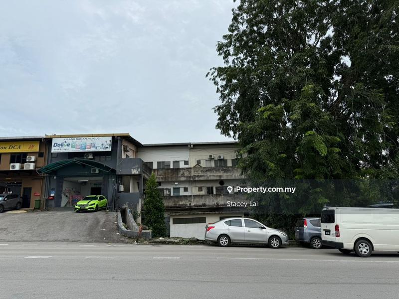 Terrace Factory for Sale in Taman Bukit Serdang, Seri Kembangan by Stacey Lai - iProperty.com.my