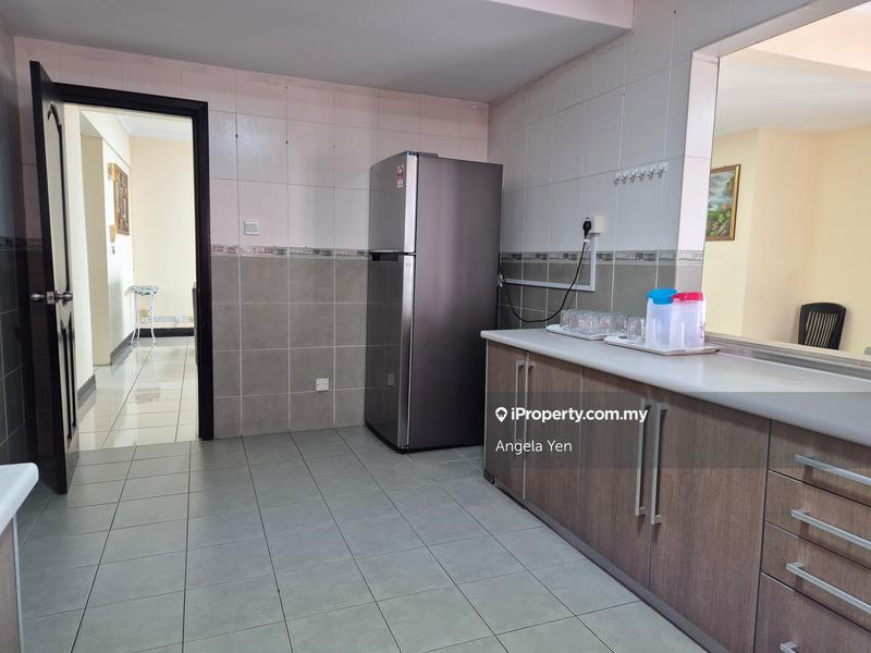 Kondominium untuk Dijual di Marina Court Resort Condominium oleh Angela Yen - iProperty.com.my