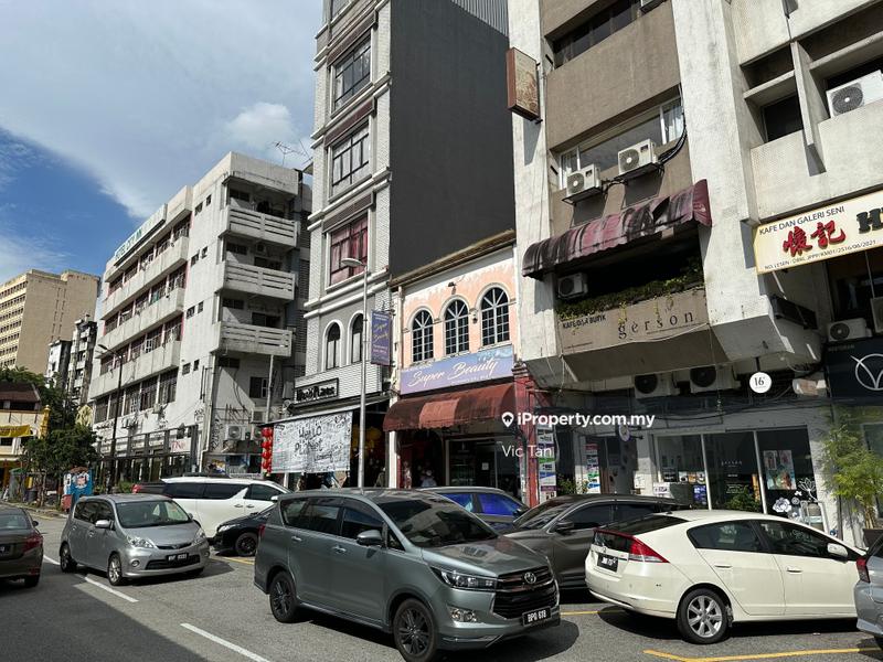 Hotel / Resort untuk Dijual di Golden Triangle, KL City Centre oleh Vic Tan - iProperty.com.my