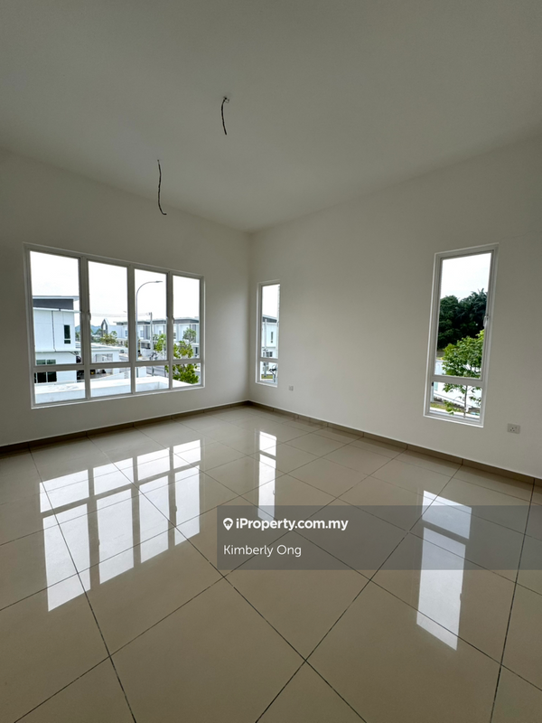 Rumah Berangkai 2 Tingkat untuk Dijual di Bayu Sutera, Bandar Sri Sendayan, Bandar Sri Sendayan oleh Kimberly Ong - iProperty.com.my