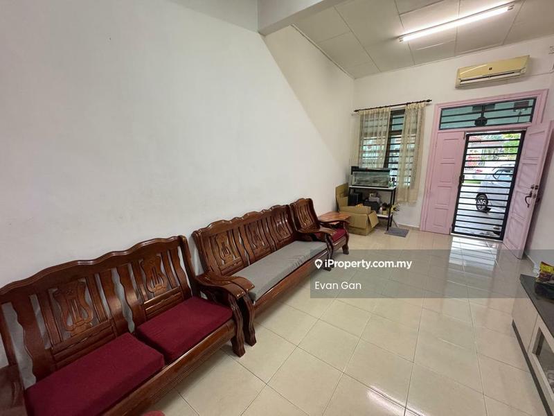 1-storey Terraced House untuk Dijual di Taman Saujana Permai, Bukit Katil oleh Evan Gan - Living Room - iProperty.com.my