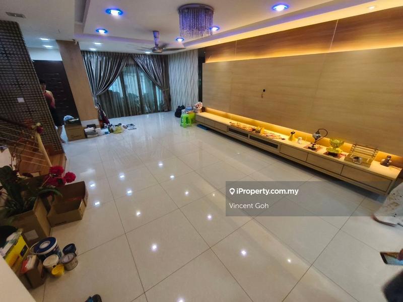 Rumah Berangkai 3 Tingkat untuk Dijual di Perdana Residence 2, Batu Caves oleh Vincent Goh - iProperty.com.my