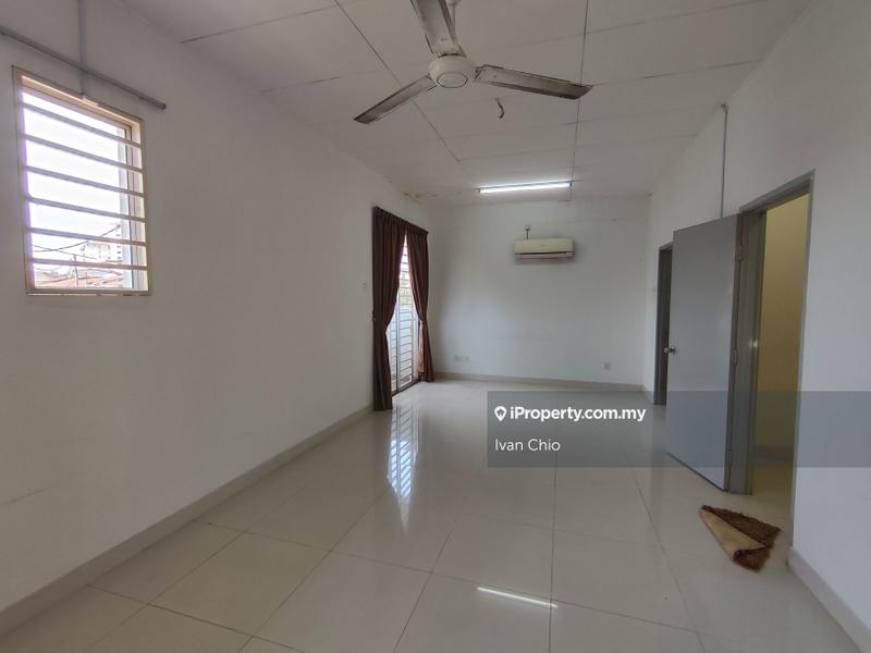Rumah Berkembar untuk Dijual di Taman Kipark, Puchong oleh Angel Lin - iProperty.com.my