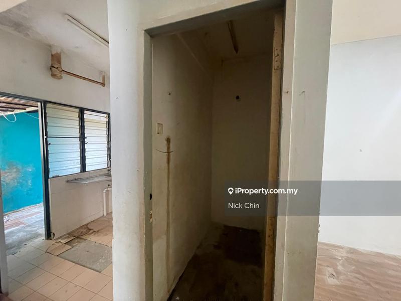 Apartment for Sale in Puchong Utama Court 2 by Nick Chin - iProperty.com.my