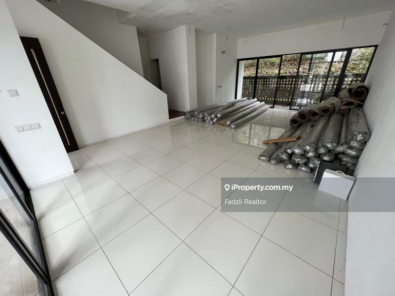Rumah Teres 3-Tingkat untuk Dijual di Seri Kembangan, Selangor oleh Fadzli Realtor - iProperty.com.my