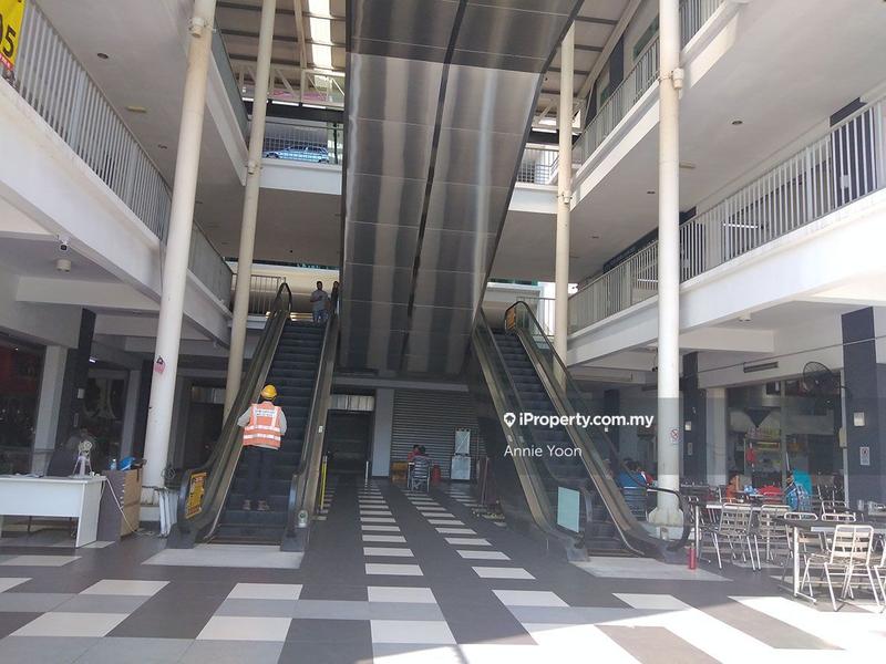 Kedai untuk Dijual di Bandar Putra Permai, Seri Kembangan oleh Annie Yoon - iProperty.com.my