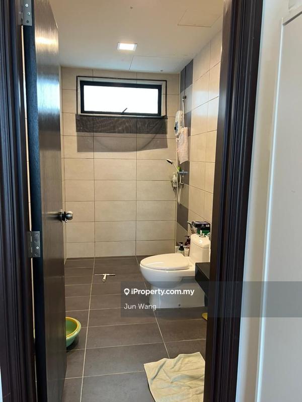 Kediaman Servis untuk Dijual di Molek Regency oleh Jun Wang - iProperty.com.my