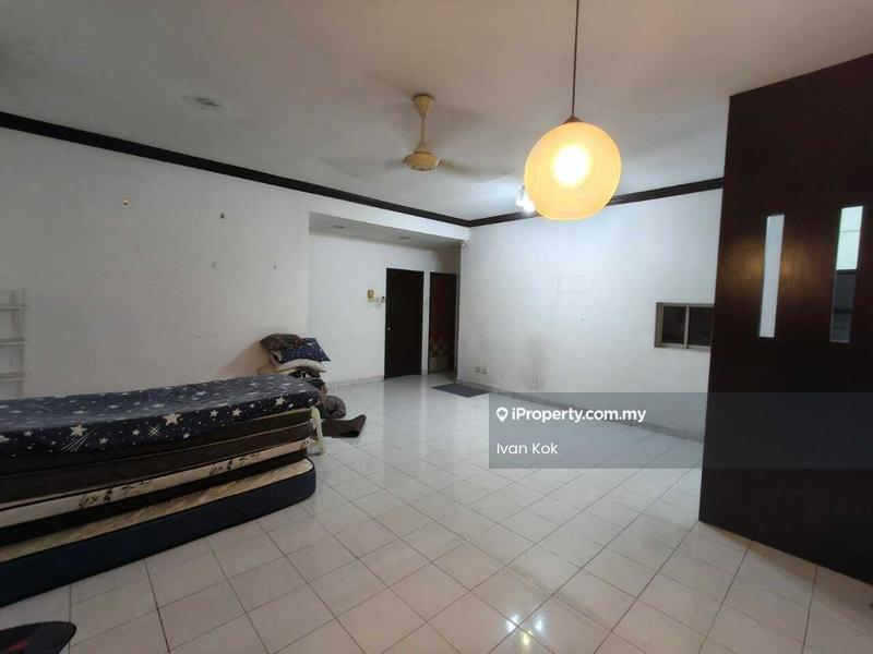 Condominium for Sale in Puncak Seri Kelana by Ivan Kok - Living Room - iProperty.com.my