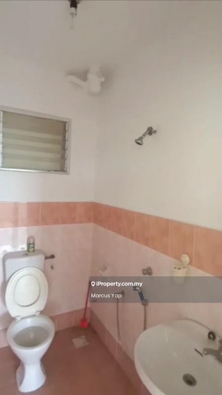 Apartment for Rent in Pangsapuri Seri Pinang by Marcus Yap - Bathroom - iProperty.com.my