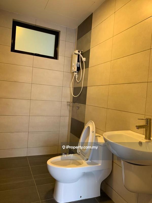 Service Residence for Rent in Molek Regency by By Lee - iProperty.com.my