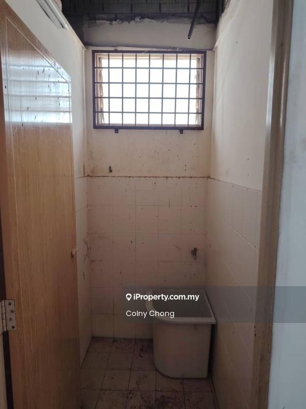 Shop / Office untuk Dijual di Medan Pengkalan, Taiping oleh Colny Chong - Bathroom - iProperty.com.my