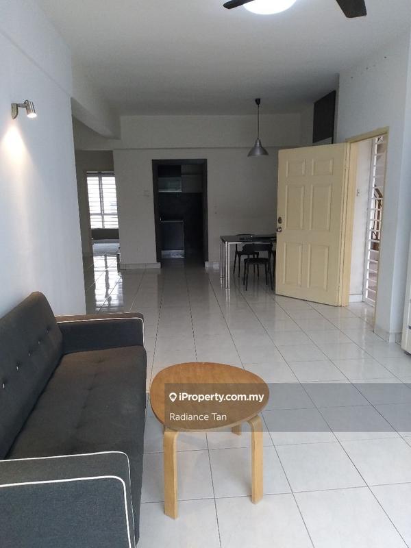 Townhouse for Sale in Kayu Ara, Selangor by Radiance Tan - iProperty.com.my
