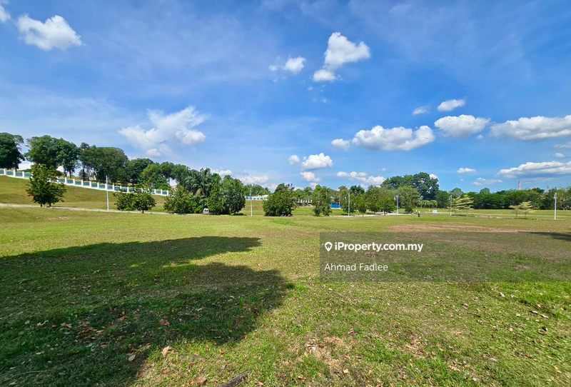 Banglo Tanah untuk Dijual di Presint 11, Presint 11 oleh Ahmad Fadlee - iProperty.com.my