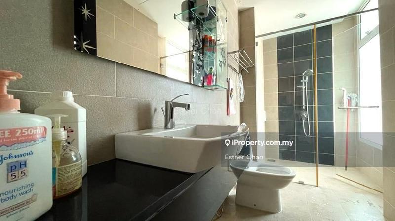 For Sale - Gurney Paragon