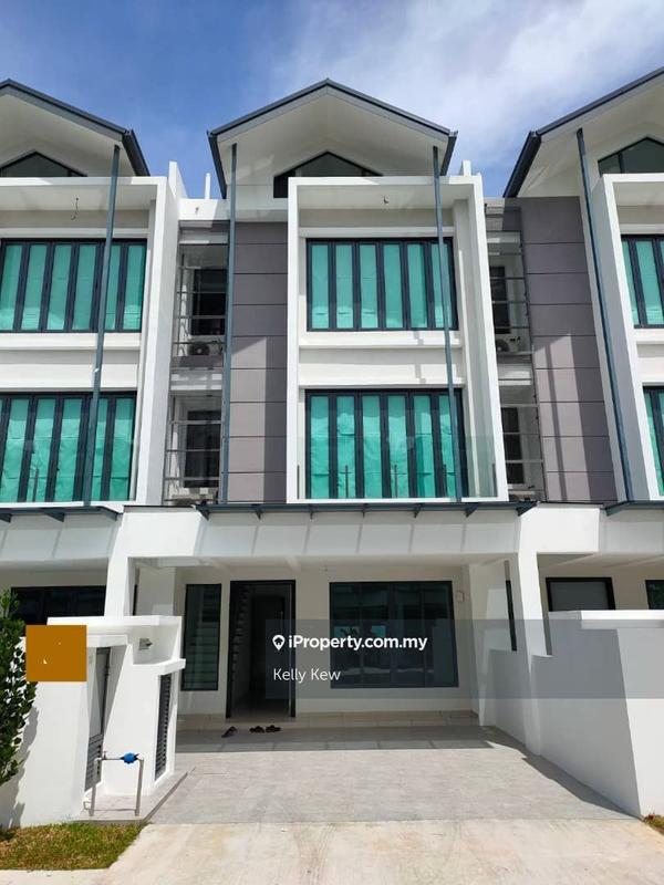 3-storey Terraced House untuk Dijual di Puchong, Selangor oleh Kelly Kew - iProperty.com.my