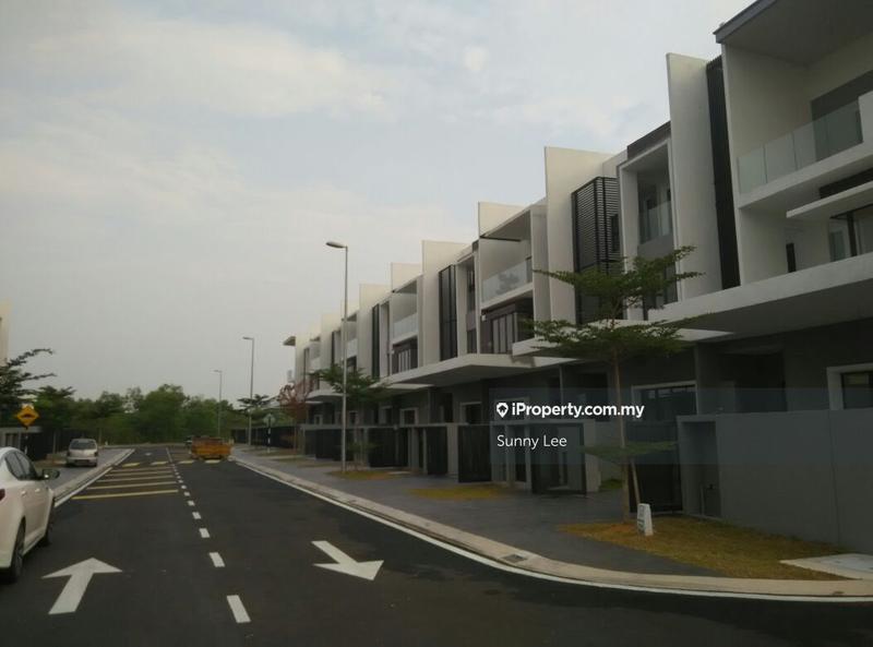 3-storey Terraced House for Sale in Taman Saujana Mutiara, Kajang by Sunny Lee - iProperty.com.my