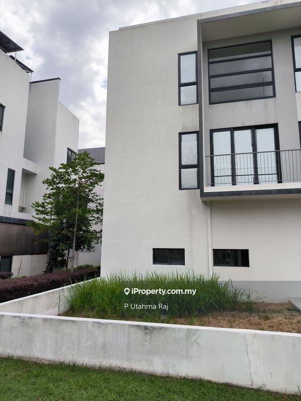 3-storey Terraced House for Sale in Telok Panglima Garang, Selangor by P Utahma Raj - iProperty.com.my