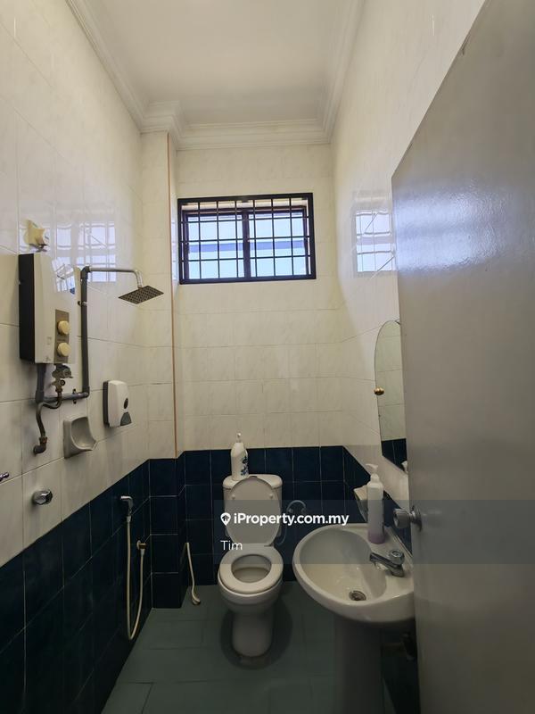 Bungalow House for Sale in A Famosa Resort Swimming Pool Bungalow, Alor Gajah by Tim - iProperty.com.my